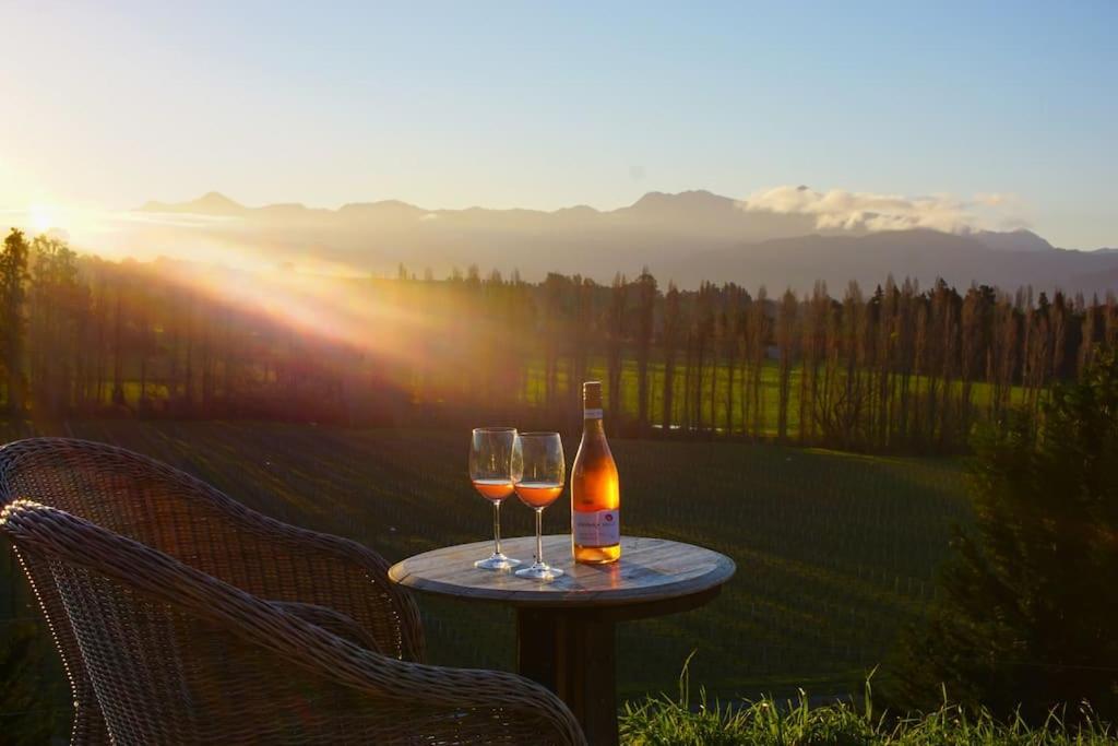 Luxury Cottage With Stunning Vineyard Views Renwick Ngoại thất bức ảnh