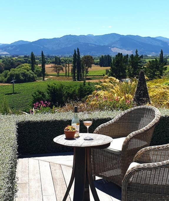Luxury Cottage With Stunning Vineyard Views Renwick Ngoại thất bức ảnh
